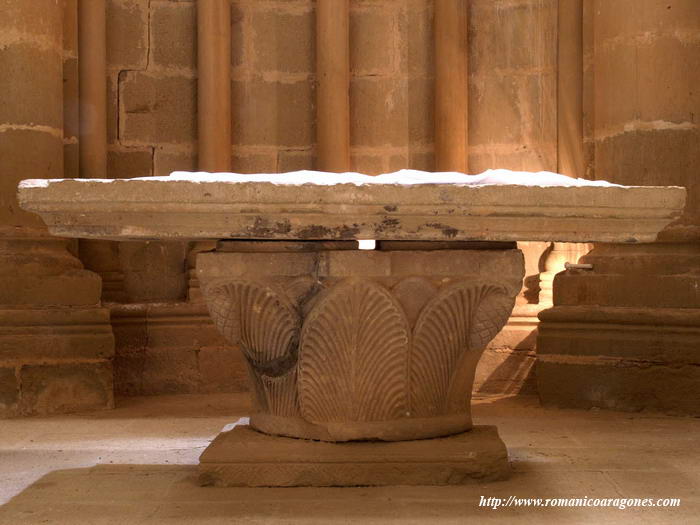 MESA DEL ALTAR CENTRAL. CAPITEL, QUE SERA DEL INACABADO CRUCERO